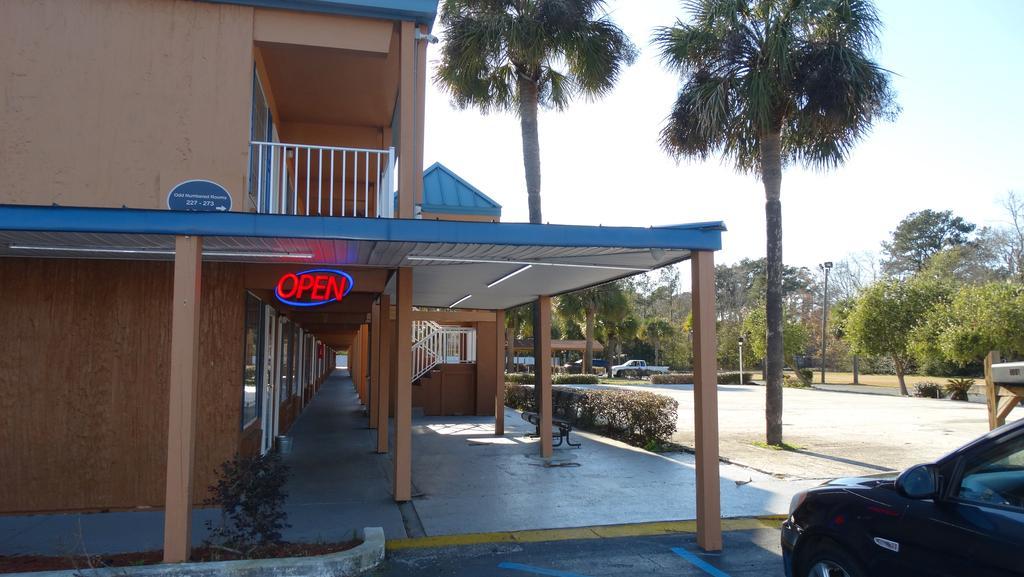 Econo Lodge Brunswick I-95 Екстер'єр фото